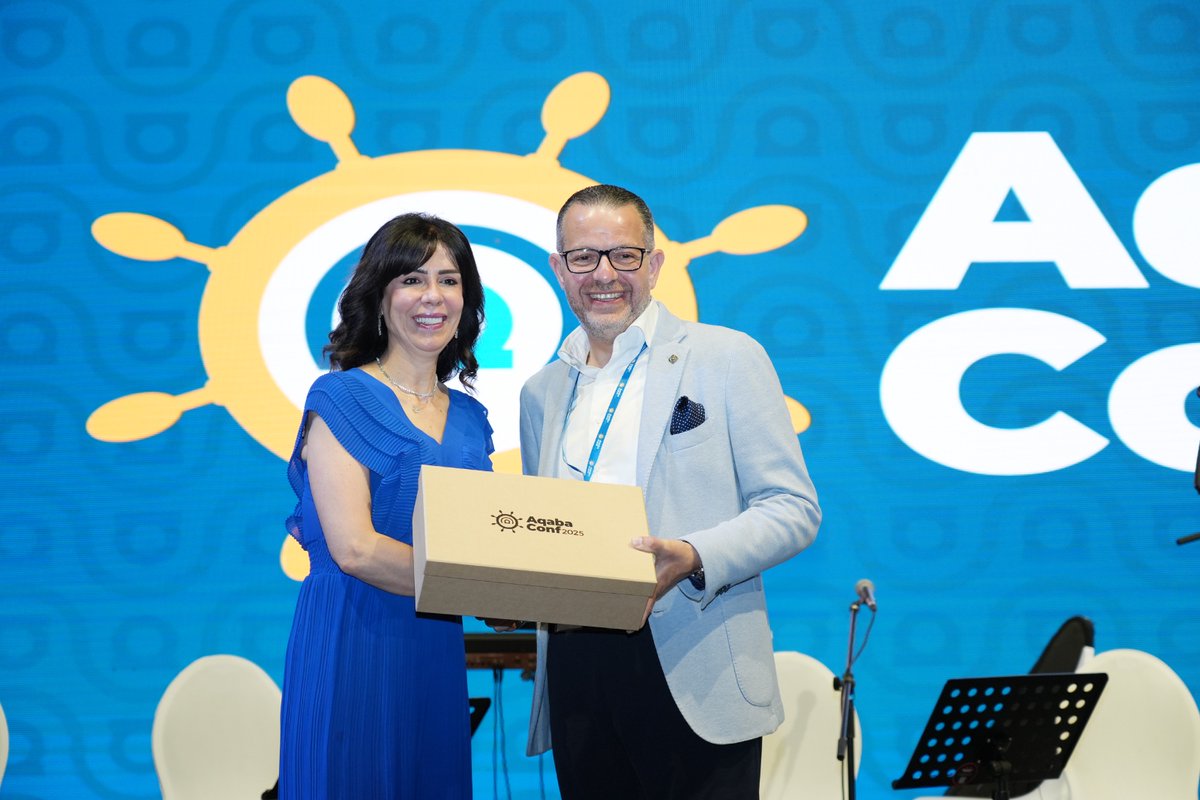 AqabaConf's tweet photo. اللجنة التنظيمية لمؤتمر العقبة تكرم الشركاء الذهبيين في مؤتمر العقبة 2025.
#AqabaConf2025 #Jordan_Insurance_Federation #الاردن #الاتحاد_العام_العربي_للتأمين https://t.co/oourgpc7IT