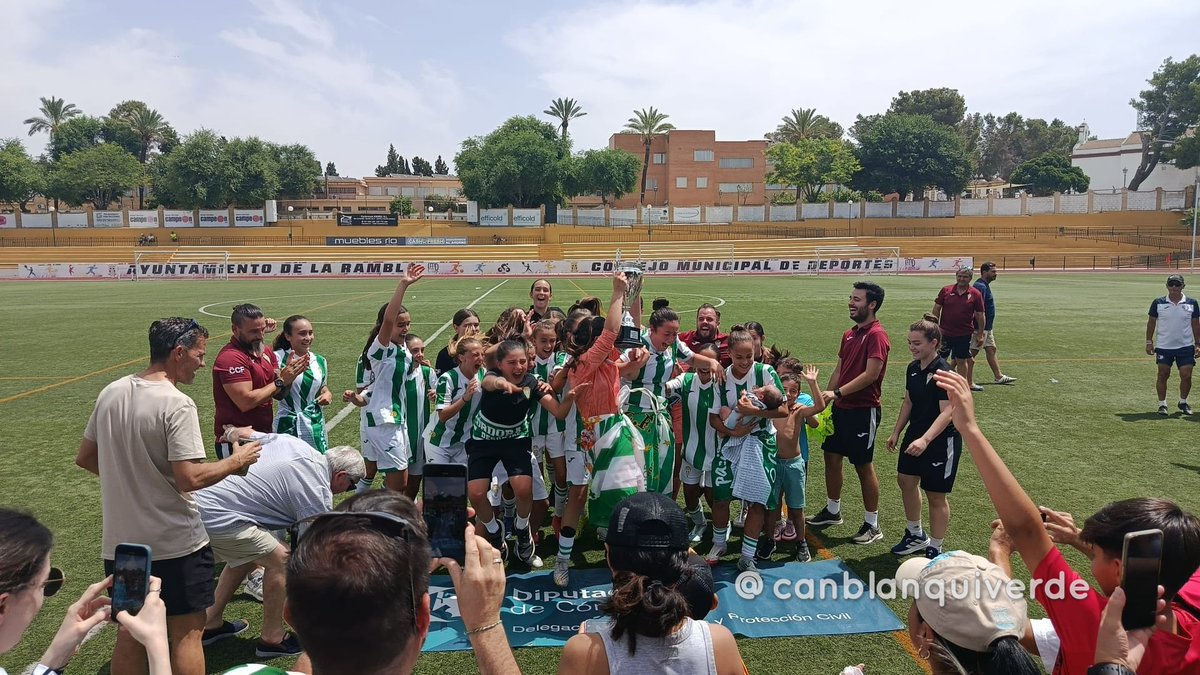 canblanquiverde's tweet photo. 🏆 El #CCFInfantil de Rafa García y Juan Luque se lleva la #CopaDiputación tras derrotar en los penaltis al Lucecor FS (1-1, 90')

#futfem #canteraCCF https://t.co/toR4pI9gKo