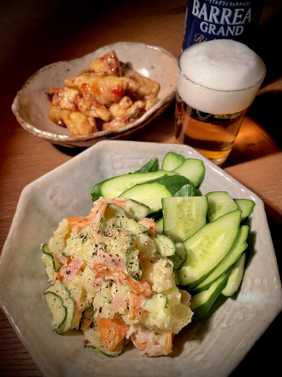 晩御飯は
自家製ポテサラに鶏ももの甘辛炒め🐔

#晩酌 #おうちごはん #ポテサラ #ビール
#料理好きな人と繋がりたい