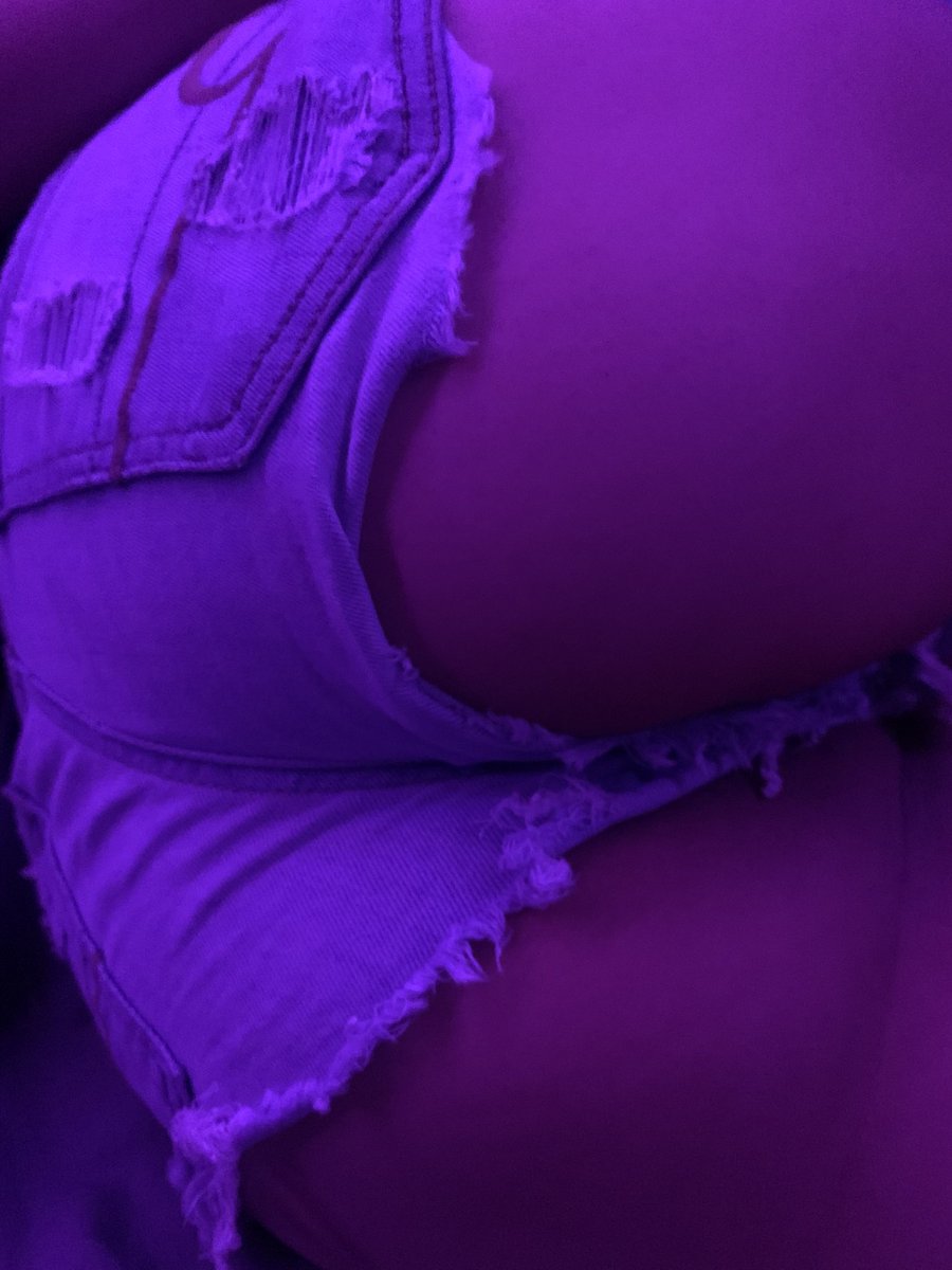 Clara__just's tweet photo. Dm with pics of your cock https://t.co/4wS11DpAGU