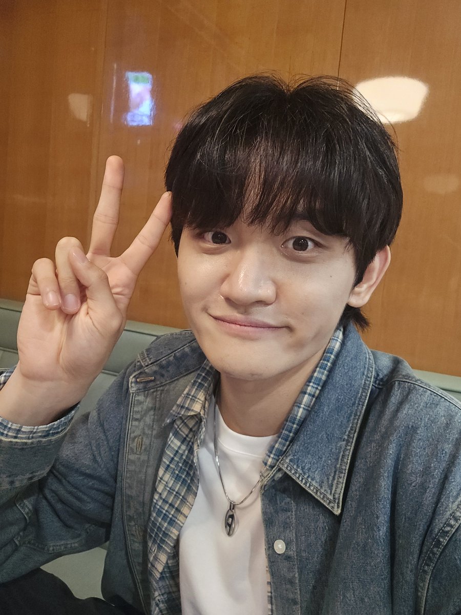 bloomingband's tweet image. #bbl 🦝🫧 250615 
OMG WONSANG WENT TO IRENE-SEULGI CONCERT?? 
He said he wrote lyrics n got invited.. whoaa our successful fan ^^

(he once mentioned he is a fan of Red Velvet n wanted to work with them, n was Joy's classmate in SOPA)