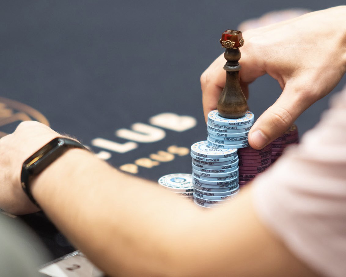 ONYX HIGH ROLLER ELITE — FINAL DAY BEGINS 🏆

While the WSOP plays out in Las Vegas, the Onyx Club proved once again that the Mediterranean has its own gravity.

With 138 total entries across Day 1A and 1B, the $1,000,000 guarantee was cleared with ease — the prize pool now sits