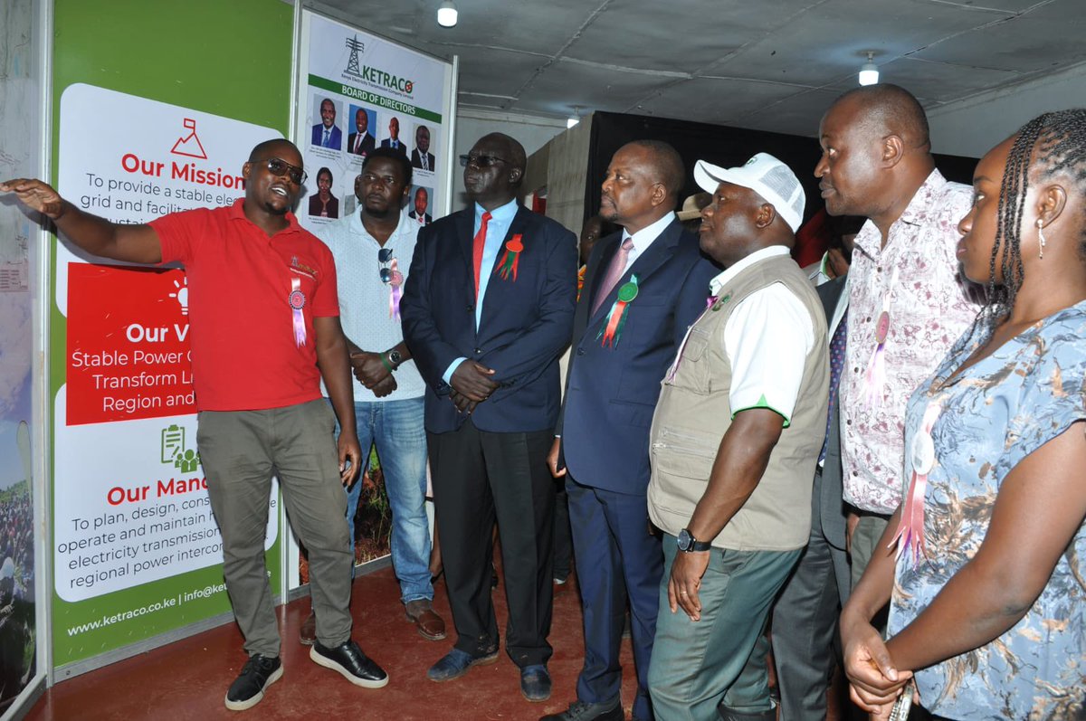 KETRACO1's tweet image. Agriculture CS Led High-Level Delegation to KETRACO Booth at Kakamega ASK Show 2025
Agriculture Cabinet Secretary Sen. Mutahi Kagwe, MBS singled out the KETRACO booth for a special engagement during his tour of the 2025 Kakamega ASK Show, leading a high-level delegation that…