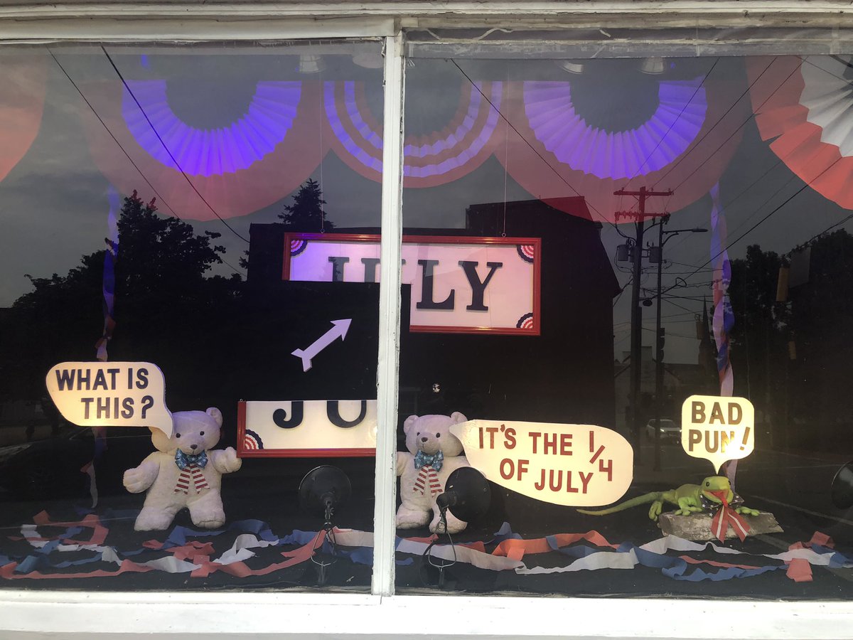 Accepting_Girl's tweet image. I love this window display 💕  #FrederickMaryland
