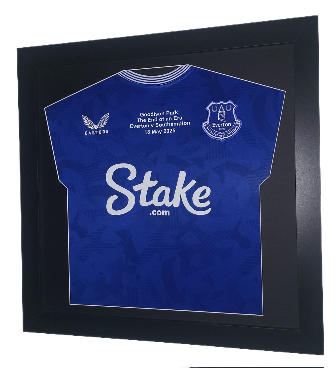 Last few remaining End of Era shirts available in small frames for only £100

45cm x 45cm ideal to start a shirt collection 🙌🏼

framedshirt.com/products/goodi…