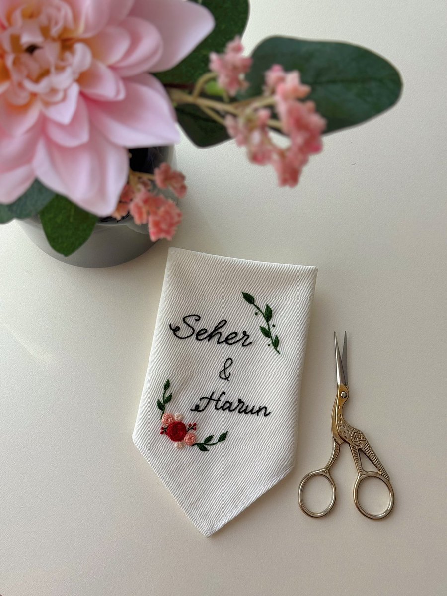 bi hanımefendinin nişanına eşlik etmek için geçen hafta Ankara’ya uğurlanan mendilimiz 💝