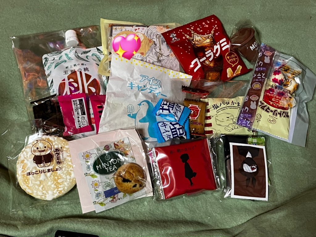 仙コミお疲れ様でした✨️
沢山の方に自分の作ったグッズお迎えして頂けて嬉しかったです💕スペースに立ち寄って頂きありがとうございました！！
差し入れもたくさんありがとうございます💕💕
初めまして、久しぶりなフォロワー様達に会えて良かったー😆

 #仙コミ
 #仙台コミケ