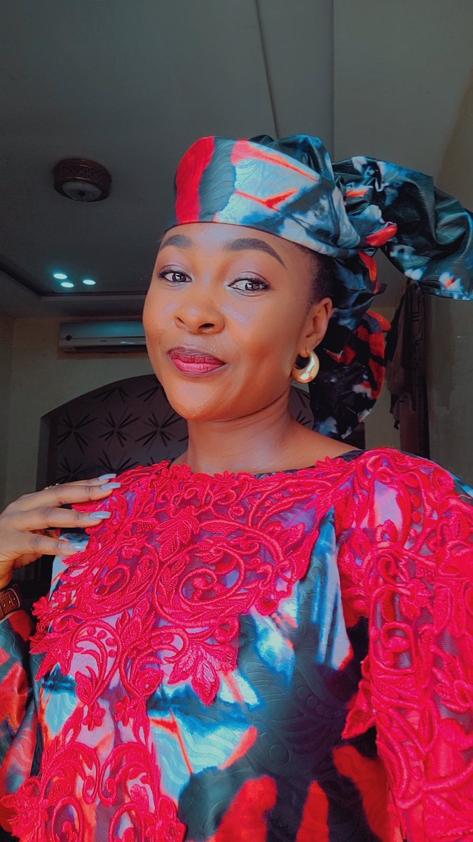 faith_simo7's tweet image. Happy Sunday 😊 
Keep bearing the light ✨️