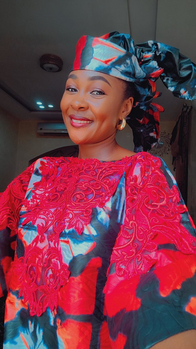 faith_simo7's tweet image. Happy Sunday 😊 
Keep bearing the light ✨️