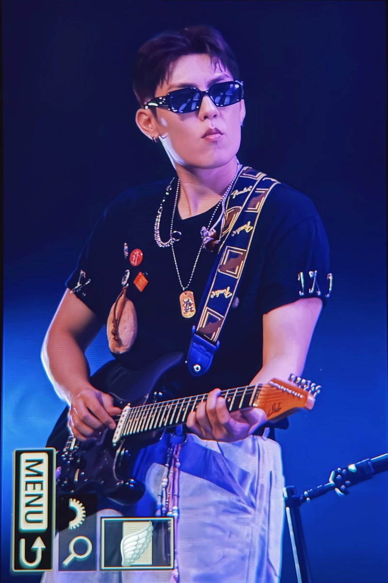 wings_wj1102's tweet photo. 250615 6주년 팬콘 BE:6IX
락스타 지니😎🎸
#박우진 #PARKWOOJIN #에이비식스 #AB6IX https://t.co/GJMxw6x3YD