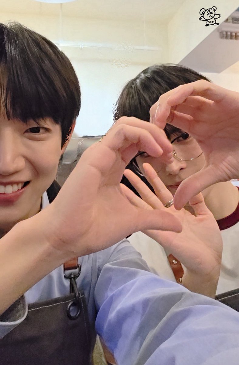 _A___to___Z_'s tweet photo. 씨발 다살자 https://t.co/NF1yNAd6z1
