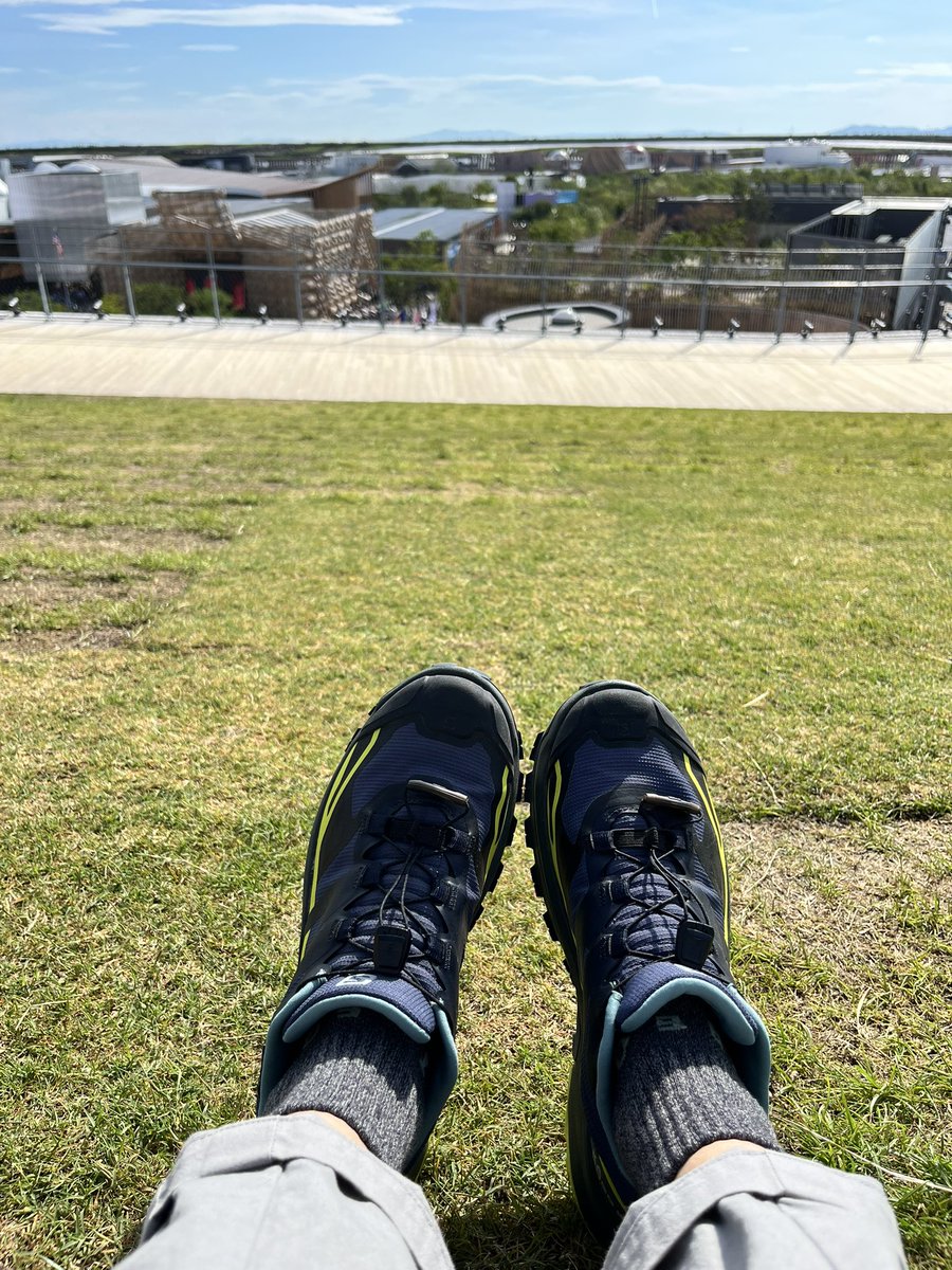 dadadada_3's tweet photo. 万博５回目、今日は滞在3時間ほどでグッズストアに並んで、念願の大屋根リングを一周しただけ。そして今日も今日とて和紙ウールソックス。#tr_eq #東洋繊維 https://t.co/oAFK87uWo5