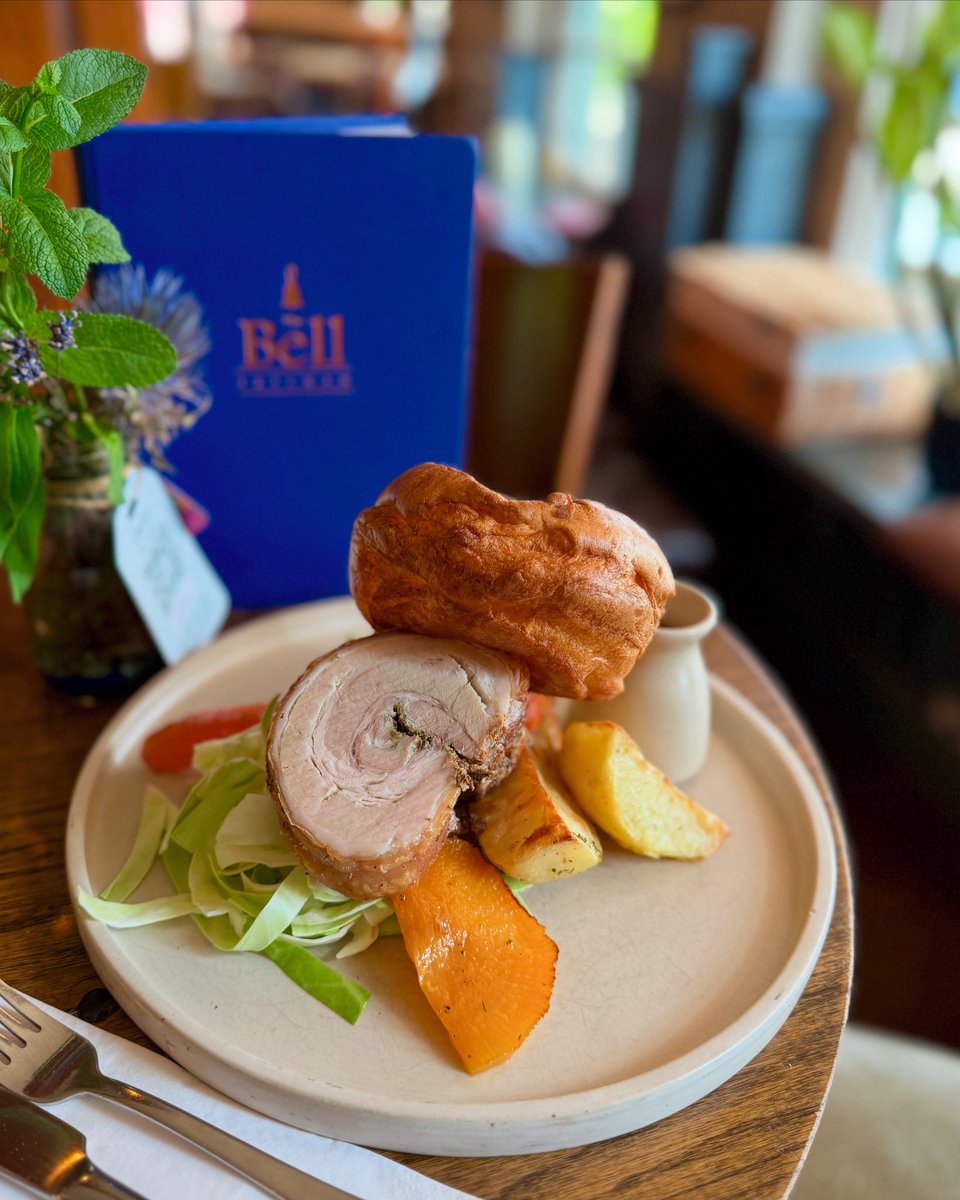 BellPubFetcham's tweet photo. Happy Fathers Day from the Bell team!
Join us for classic roasts, whole sharing chickens, or a cheeky Ribeye steak!
Walk ins welcome all day!
@YoungsPubs
#fathersday #sundayatyourlocal #sundayroasts #sunday #surrey #kt22 https://t.co/pTYxAY0U5g