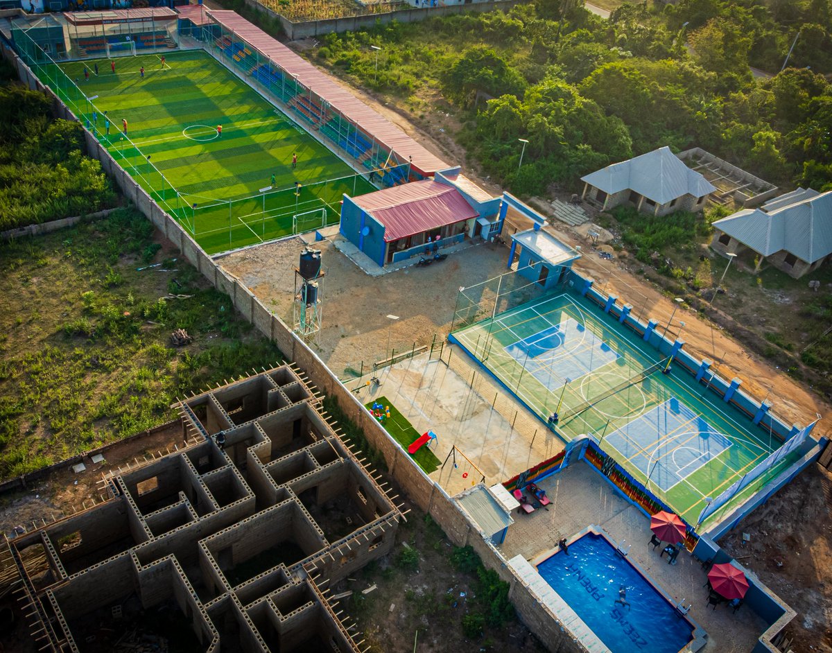 musbauceo's tweet image. Exactly a year ago, we commissioned @zeemsarena . It was an historic moment. The first of its kind in Offa and environ 

"This arena is not just an investment in infrastructure; it is an investment in the future of Offa."... Aare Musbau
#OffaTuntun #VisitOffa