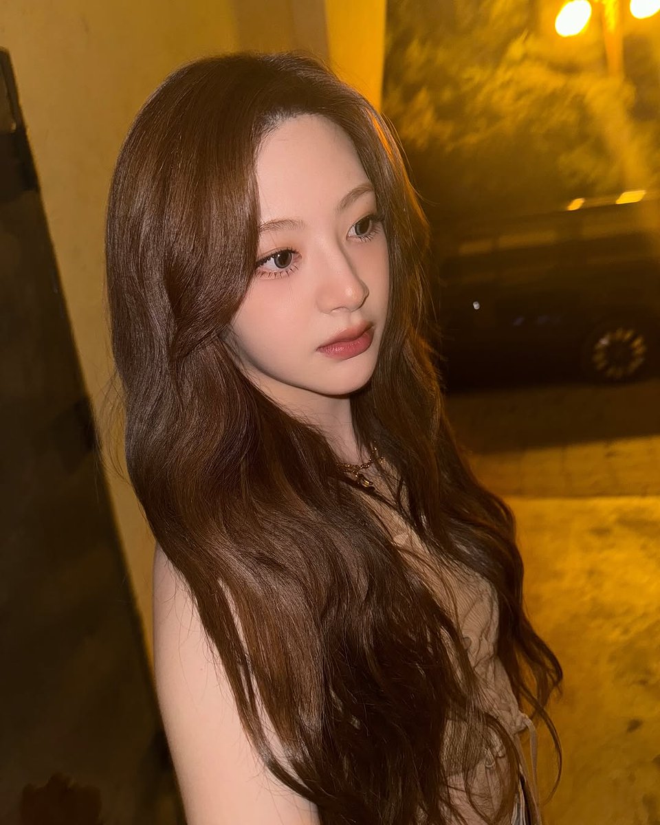 seeuniah's tweet photo. 👀🤎 https://t.co/JfJeBYlhY4