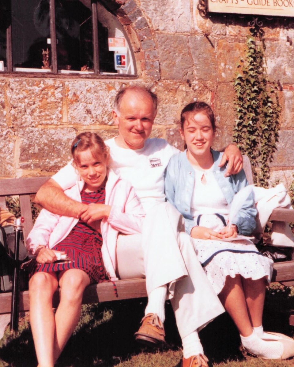 Lucy Needham 🎶 tweet media