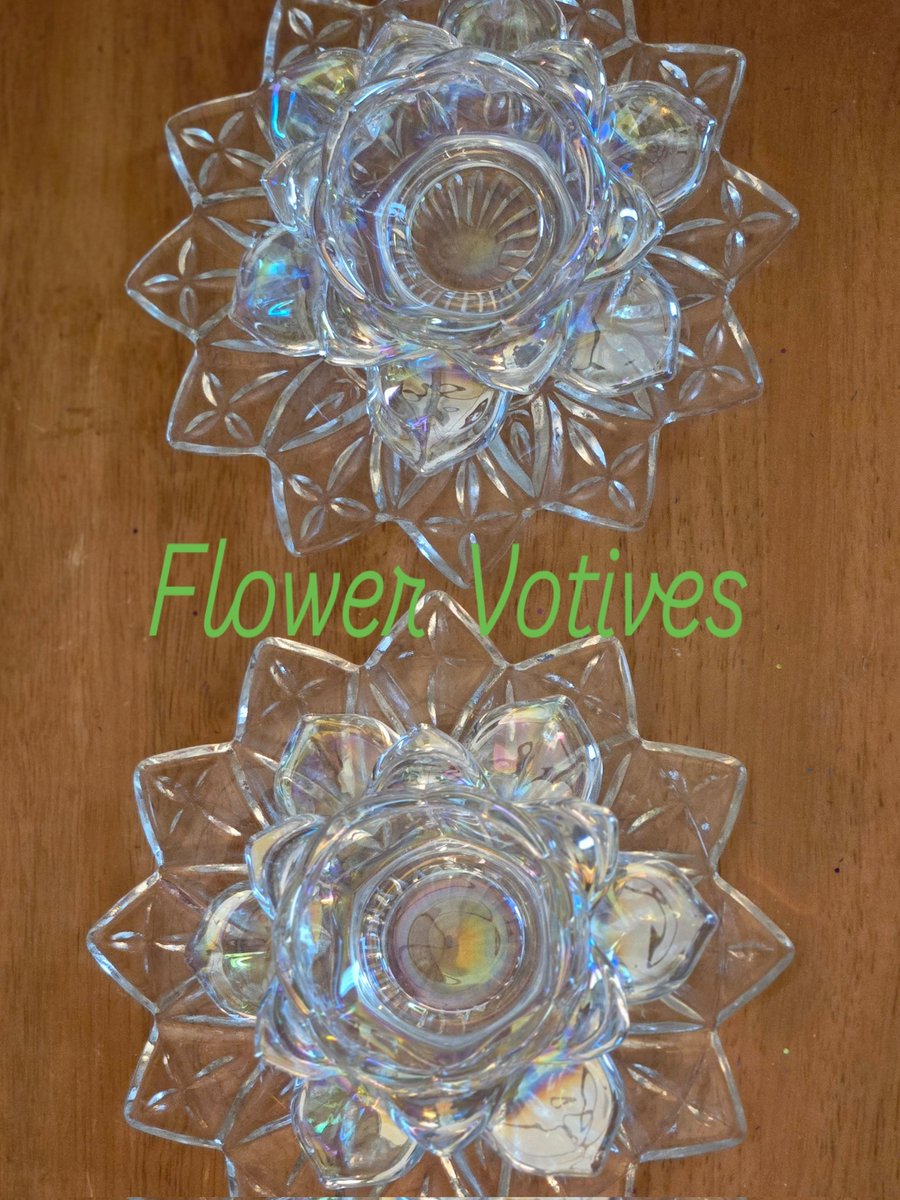 PrettyN45's tweet image. Super cute, iridescent flower votives! If interested please message me😊