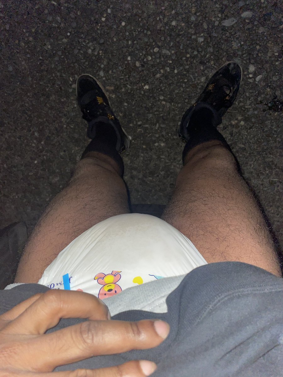 Thahoodbaby's tweet photo. Nothing beats smoking in a wet diaper https://t.co/Jf8K8R6Qdb