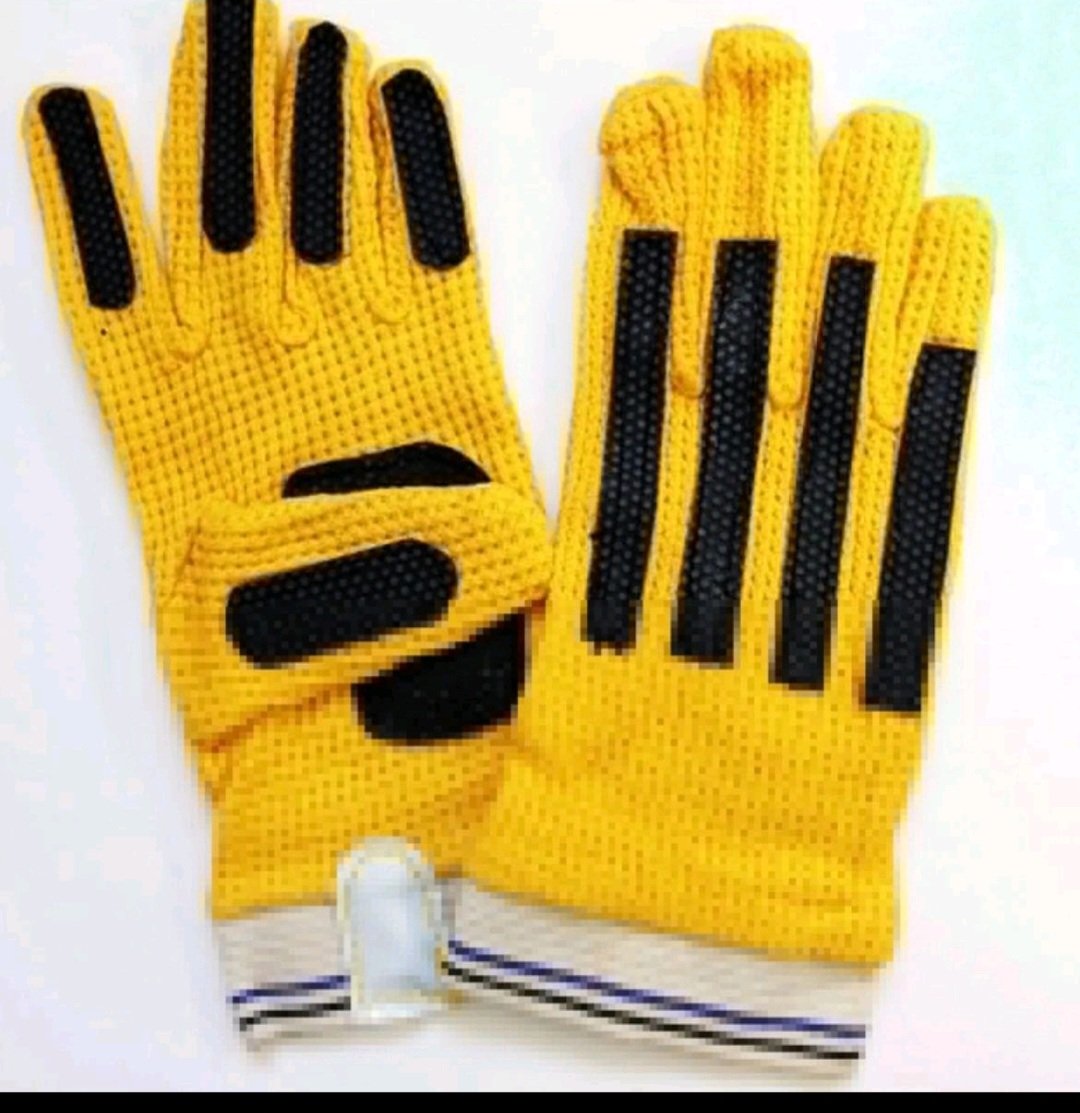 berti1976's tweet image. If you grew up in the 80&apos;s  these bad boys were a must for any jumpers for goalposts game of football......  and I can still smell them now !! 🤮  
#Footballintheeighties  @Northygk01  #Theartofgoalkeeping  #Goalkeepersunion  @MrCracknell   show these to the boy 🤣