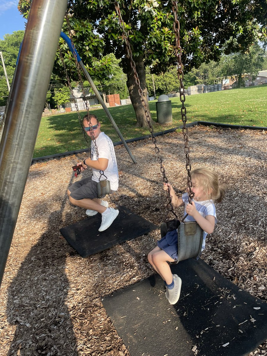 ChelseaEFarmer's tweet image. There’s no “happy” quite like “I’m hanging out with my dad” happy! Oaklee & Foster are always smiling when you’re around, @danlfarm
Happy Father’s Day to the man who brings the JOY & the FUN every day. We are thankful that you are ours. ❤️