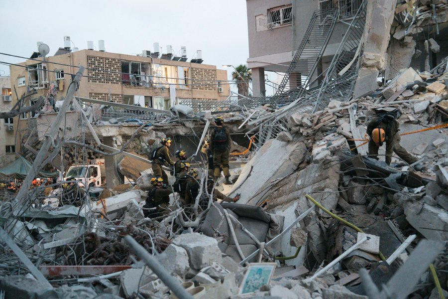 This is from central Israel, which was hit with a direct missile, launched by the Iranian regime at a mass civilian population center. At least 8 people killed, including 4 children. Over 200 injured. 35 still missing.

THIS IS A MASS WAR CRIME.

Yet where are all those human
