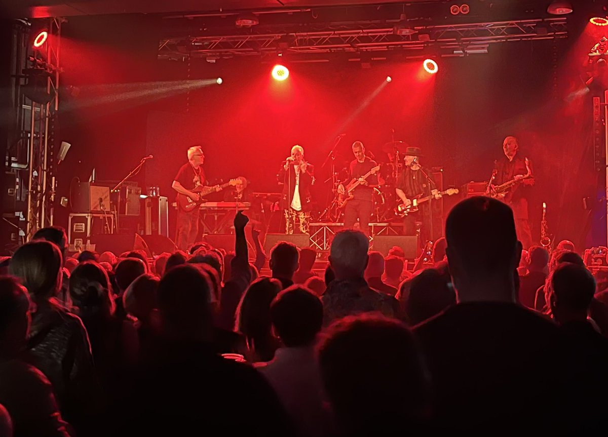 Gary Rogers tweet media