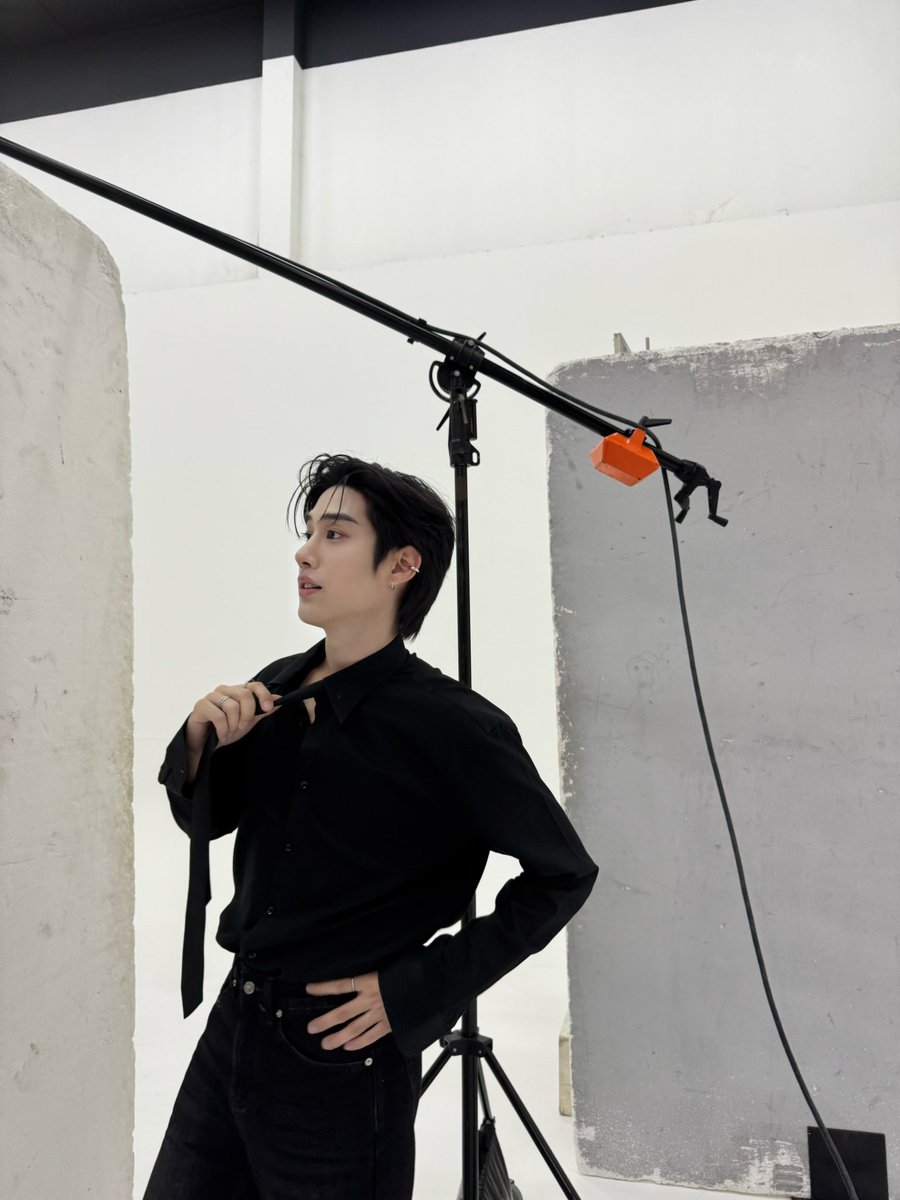 TLE_mtm's tweet photo. Men in black ภาคพิเศษ #TLE_mtm https://t.co/sBW3vqXROY