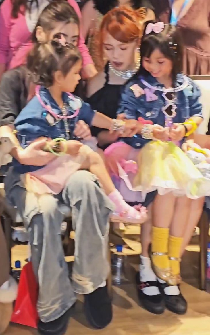 maloifiles's tweet image. na parang bang pamil—- 💥💥