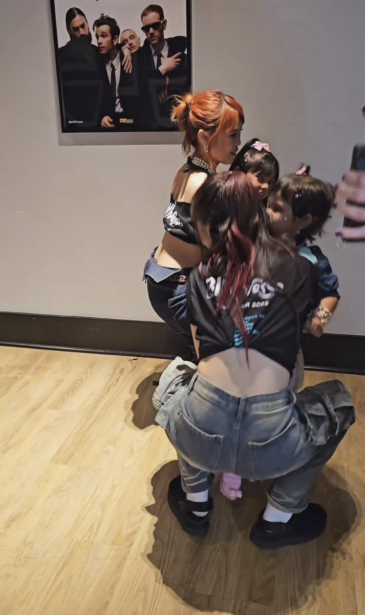 maloifiles's tweet image. na parang bang pamil—- 💥💥