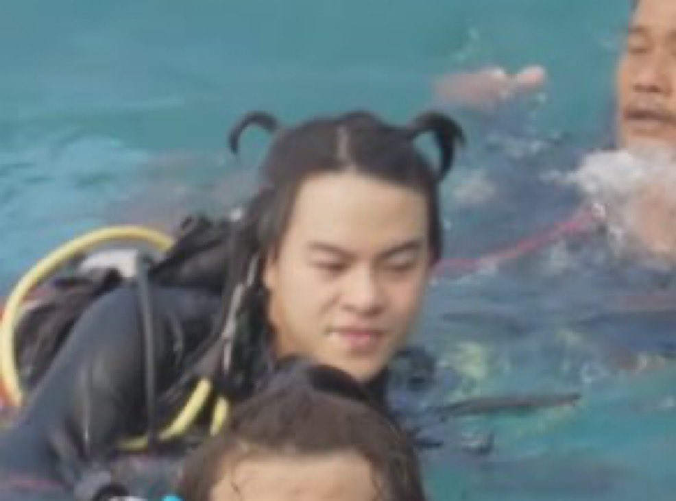 praewlovemarc's tweet image. แล้วไม่เหมือนตรงไหน เอาปากกามาวง🐶
#MARCKRIS