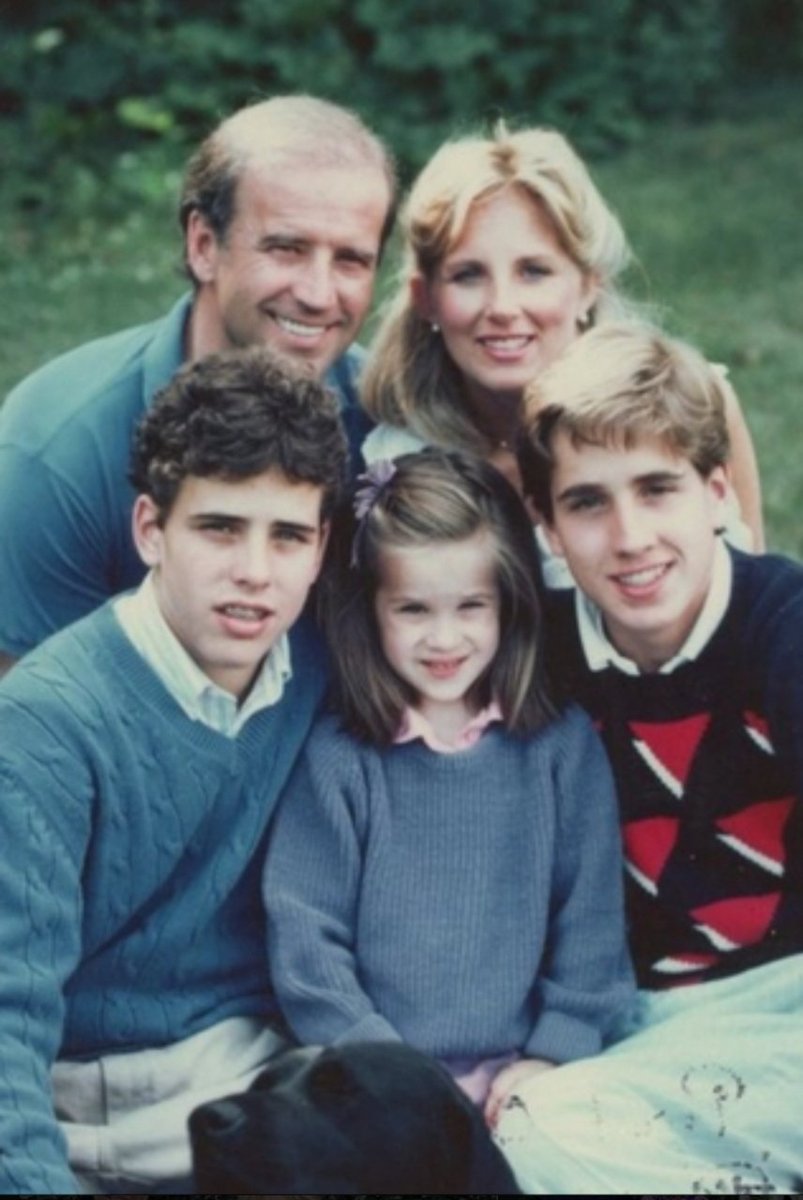 Happy Father's Day to America's Pop. Love you <a href="/JoeBiden/">Joe Biden</a>! ❤🤍💙