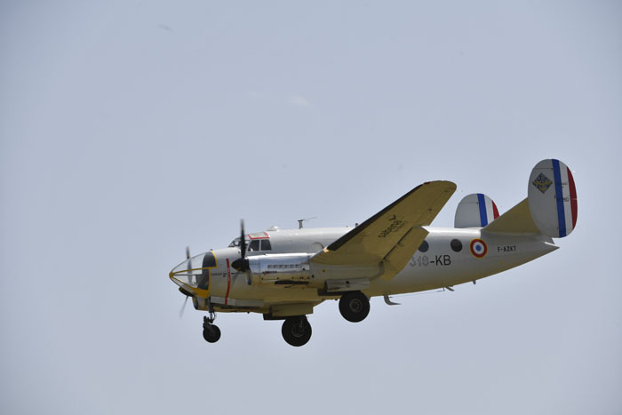 AviationWeek's tweet photo. 🇫🇷 Rehearsals are underway for the first flying display at Paris Air Show 2025 on June 16. Here is a sneak peek 👀 

View the rest of the photos 📷 https://t.co/bIuQSjlmZx

#ParisAirShow #PAS205 #FlyingDisplay https://t.co/fFrSuFWCOJ