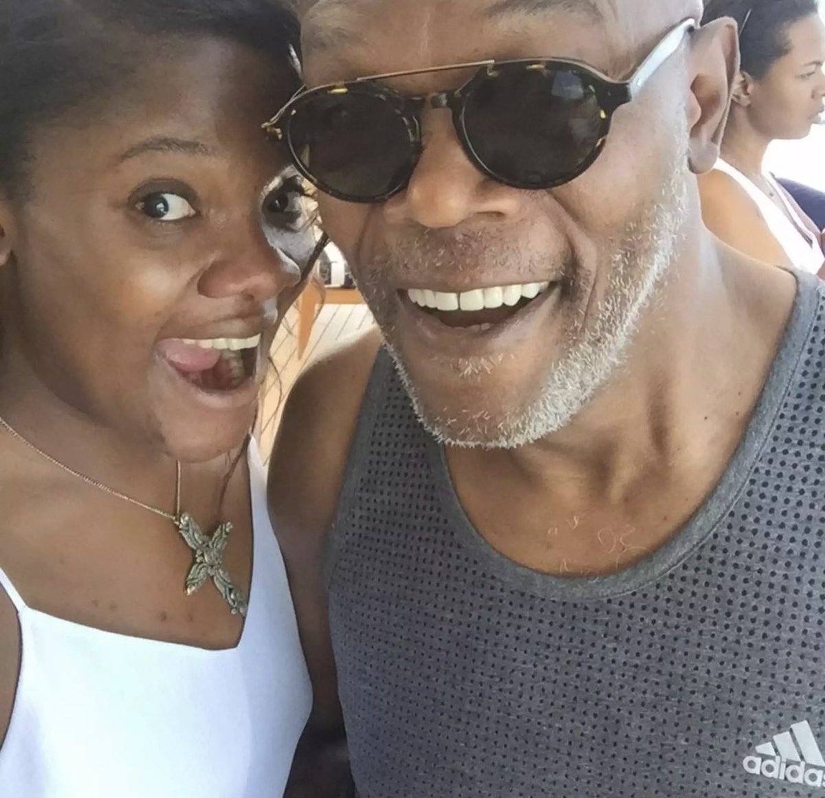 SamuelLJackson's tweet image. It’s an Honor to be ZOE DOVE’s Girl Dad!! 🌹💫🙏🏾
This kid makes my HEART melt & my SOUL sing. 🎶😘💯
Wishing all the Dads a #HappyFathersDay‼️👊🏾