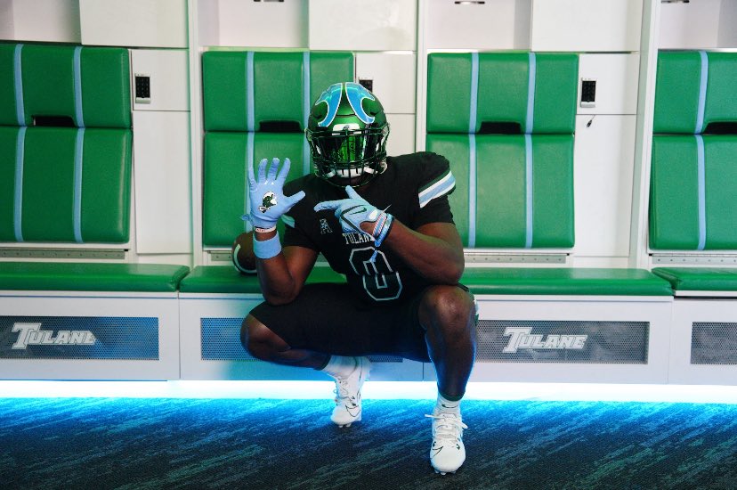 KalebWalker08's tweet image. Had a great time a Tulane this weekend on my Official Visit🌊@CoachJonSumrall @CoachWilk04 @Lindale_FB @Coach_Cochran @Joel_Rinlee