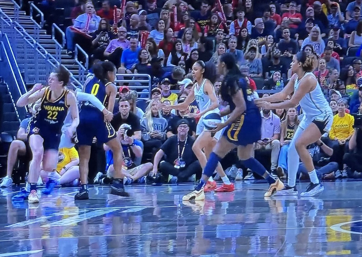 Paige Buecker’s Girlfriend tweet media