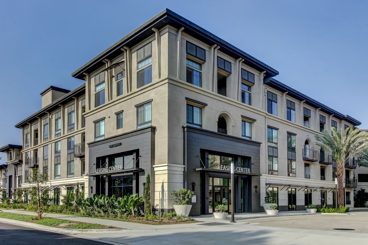 IrvineMurphy's tweet photo. Choose from fifteen floor plans and elevate your living experience at The Murphy Irvine! 🏡✨

#TheMurphy #IrvineLiving #IrvineApartment #OCApartments #OrangeCountyApartment #TheMorganGroup https://t.co/wmGpyilMHg