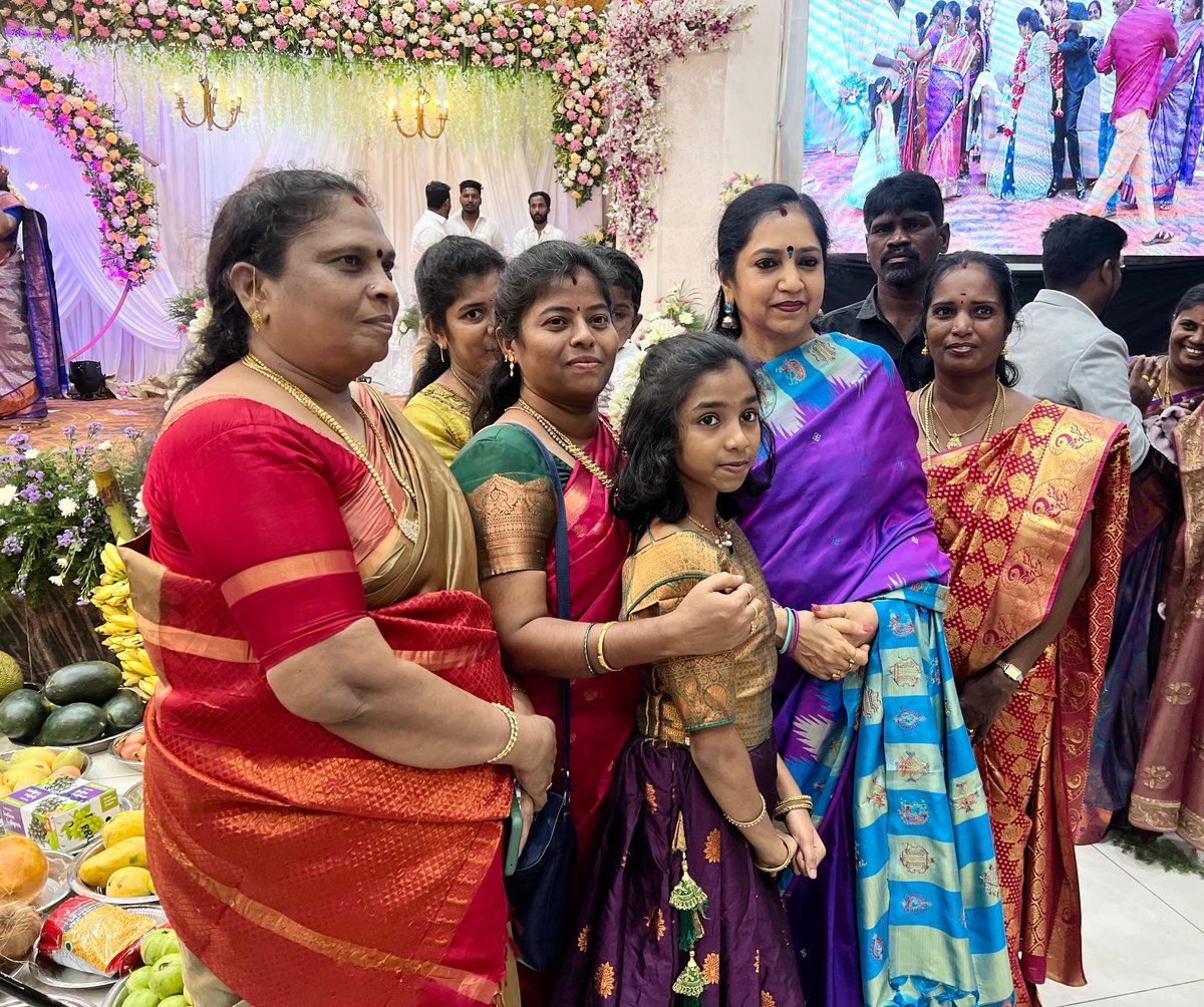 தமிழச்சி (@thamizhachith) on Twitter photo இன்று (15.06.2025), சோழிங்கநல்லூர் - கோவிலம்பாக்கத்தில், 188-வது வட்ட கழக செயலாளர் மடிப்பாக்கம் திரு.G.சுரேஷ், சோழிங்கநல்லூர் மேற்கு பகுதி இளைஞரணி அமைப்பாளர் திரு.ம.ஶ்ரீகாந்த் ஆகியோரது இல்லத் திருமண வரவேற்பு விழாவில், <a href="/S_AravindRamesh/">S.Aravindramesh.MLA</a> , கழக நிர்வாகிகளுடன் கலந்துகொண்டு M.சதீஷ் - இன்று (15.06.2025), சோழிங்கநல்லூர் - கோவிலம்பாக்கத்தில், 188-வது வட்ட கழக செயலாளர் மடிப்பாக்கம் திரு.G.சுரேஷ், சோழிங்கநல்லூர் மேற்கு பகுதி இளைஞரணி அமைப்பாளர் திரு.ம.ஶ்ரீகாந்த் ஆகியோரது இல்லத் திருமண வரவேற்பு விழாவில், <a href="/S_AravindRamesh/">S.Aravindramesh.MLA</a> , கழக நிர்வாகிகளுடன் கலந்துகொண்டு M.சதீஷ் -