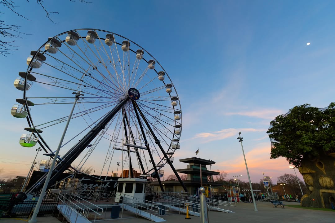 The Children's Museum (@tcmindy) on Twitter photo Come take a ride on our 110-foot-tall Centennial Ferris Wheel!🎡 You'll get a wonderful view of the Indianapolis skyline!
Presented by <a href="/IndianaFever/">Indiana Fever</a> & <a href="/Pacers/">Indiana Pacers</a> Come take a ride on our 110-foot-tall Centennial Ferris Wheel!🎡 You'll get a wonderful view of the Indianapolis skyline!
Presented by <a href="/IndianaFever/">Indiana Fever</a> & <a href="/Pacers/">Indiana Pacers</a>