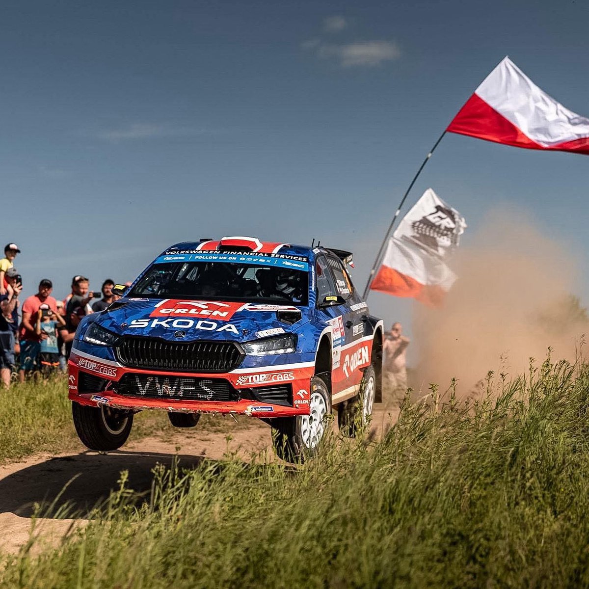 Kolejna świetna wiadomość! Miko Marczyk kończy <a href="/orlenoilrajdpl/">ORLEN OIL Rally Poland</a> na drugim miejscu i wraca na miejsce lidera klasyfikacji generalnej mistrzostw Europy! 🙌💪