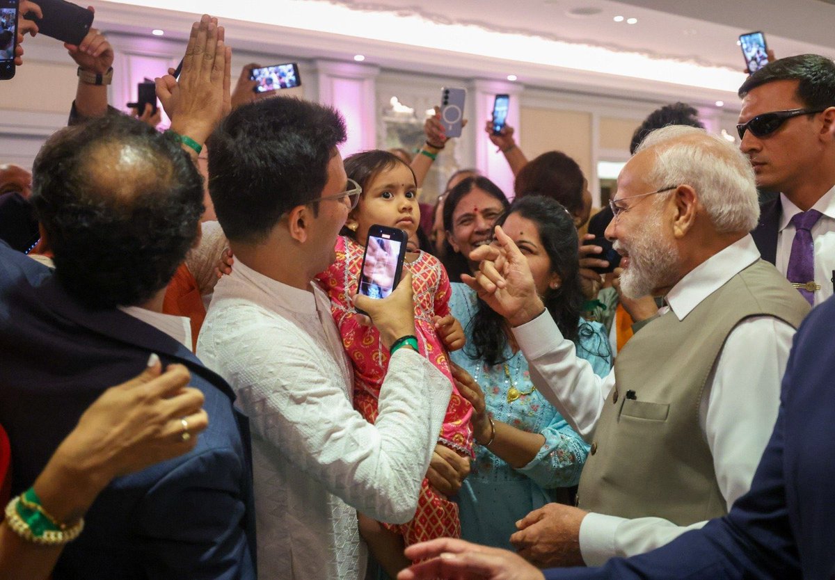 GyaneshwarBJP's tweet image. स्वागत में गूंजे &apos;भारत माता की जय&apos; के नारे।

#PMModiInCyprus @narendramodi