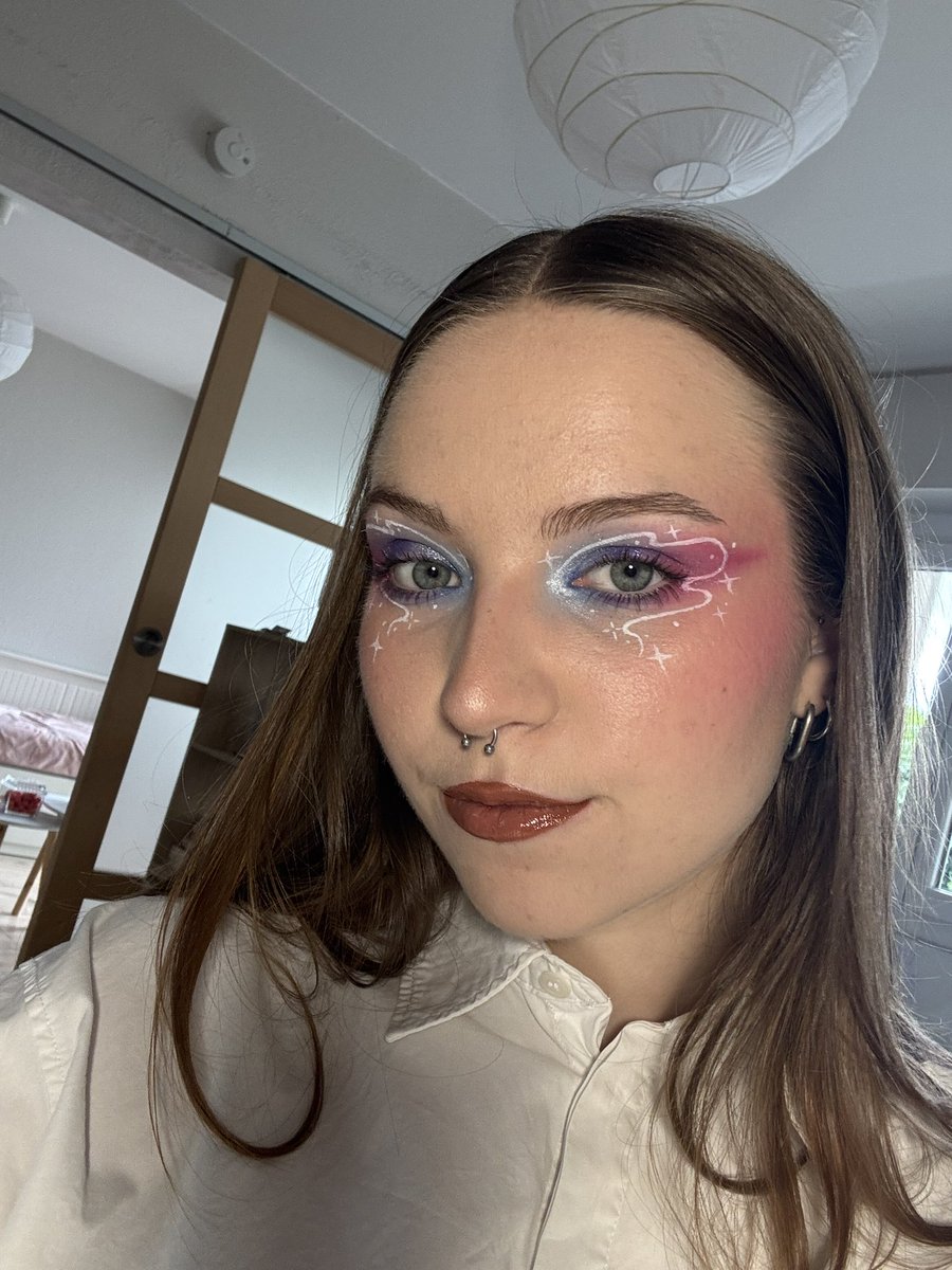 loouuuv's tweet photo. Hop petite photo de la pride de la semaine dernière parce que j’ai oublié de posté  #LGBTQIAPrideIsBeautiful https://t.co/YYkFZPTIyD