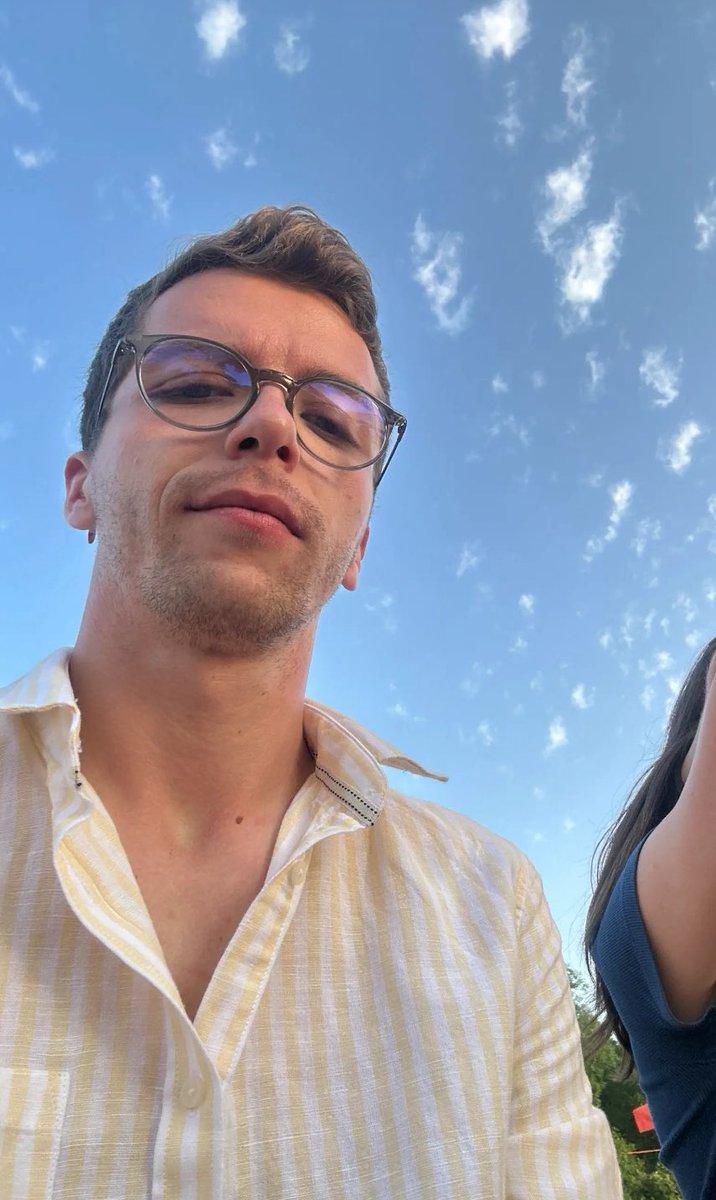 Ciel bleu et soleil is also beautiful  #LGBTQIAPrideIsBeautiful