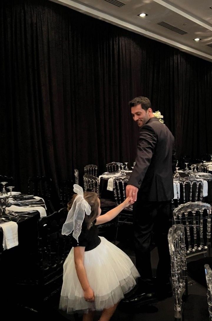 Feliz día del padre a mi papá que es el mejor.