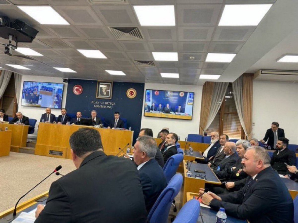 Tam 40 yıldır Asil milletin ihtiyacı olan her yerde #UzmanÇavuşlar
Tam 40 yıldır Vatan için gözünü kırpmadan Can veriyor.
Kanıyla toprağı vatan yapıyor.
Silahlı Kuvvetlerin en fazla şehit Gazi olan camiası #UzmanÇavuşlar
Kahramanların mağduriyetleri var
Görevdekilerin mesleki