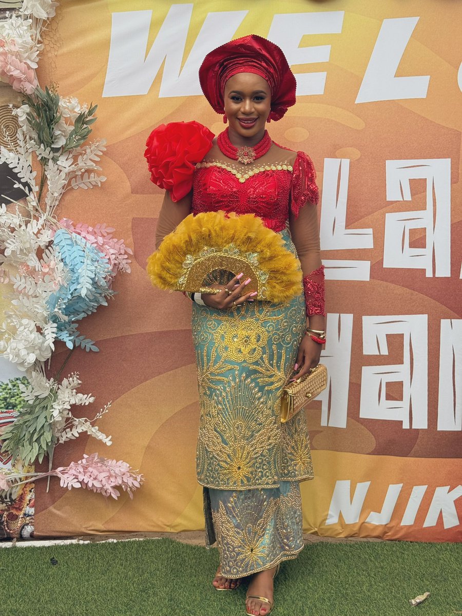MimiKen9's tweet image. #LagosIgboHangout2.0
Styled by my mom 😊❤️ she said “step out looking like a premium Anambra woman “