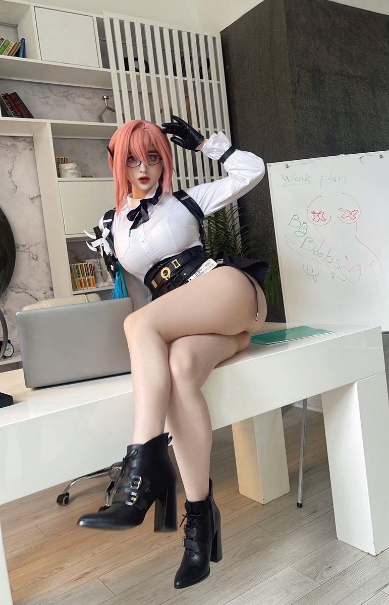 A series of backstages in honor of the opening new platform  ~

#yanagi #ZenlessZoneZero