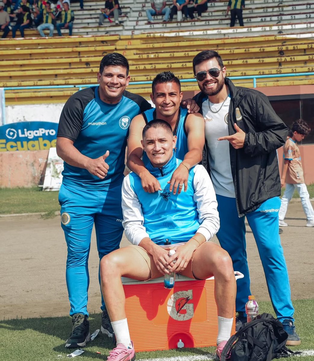 Desde Cuenca Juniors enviamos fuerzas y solidaridad a Jonathan Lucas y a toda su familia. 

Damos gracias a Dios al saber que se encuentra con el mejor cuidado junto a su esposa e hijos 

Fuerza Luquitas💪🏼🫶🏻