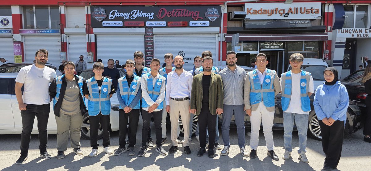 Liseye Geçiş Sınavı (LGS) sabahında, sınav merkezlerinde çocuklarımızın ve onların heyecanını paylaşan kıymetli ailelerinin yanında olduk.

<a href="/avyusufibis/">Yusuf İBİŞ</a> <a href="/ArvasAbdulahat/">Abdulahat Arvas</a> <a href="/ferdisenel25/">FERDİ ŞENEL</a> <a href="/osmannazlier/">Osman Nuri Nazlıer</a>