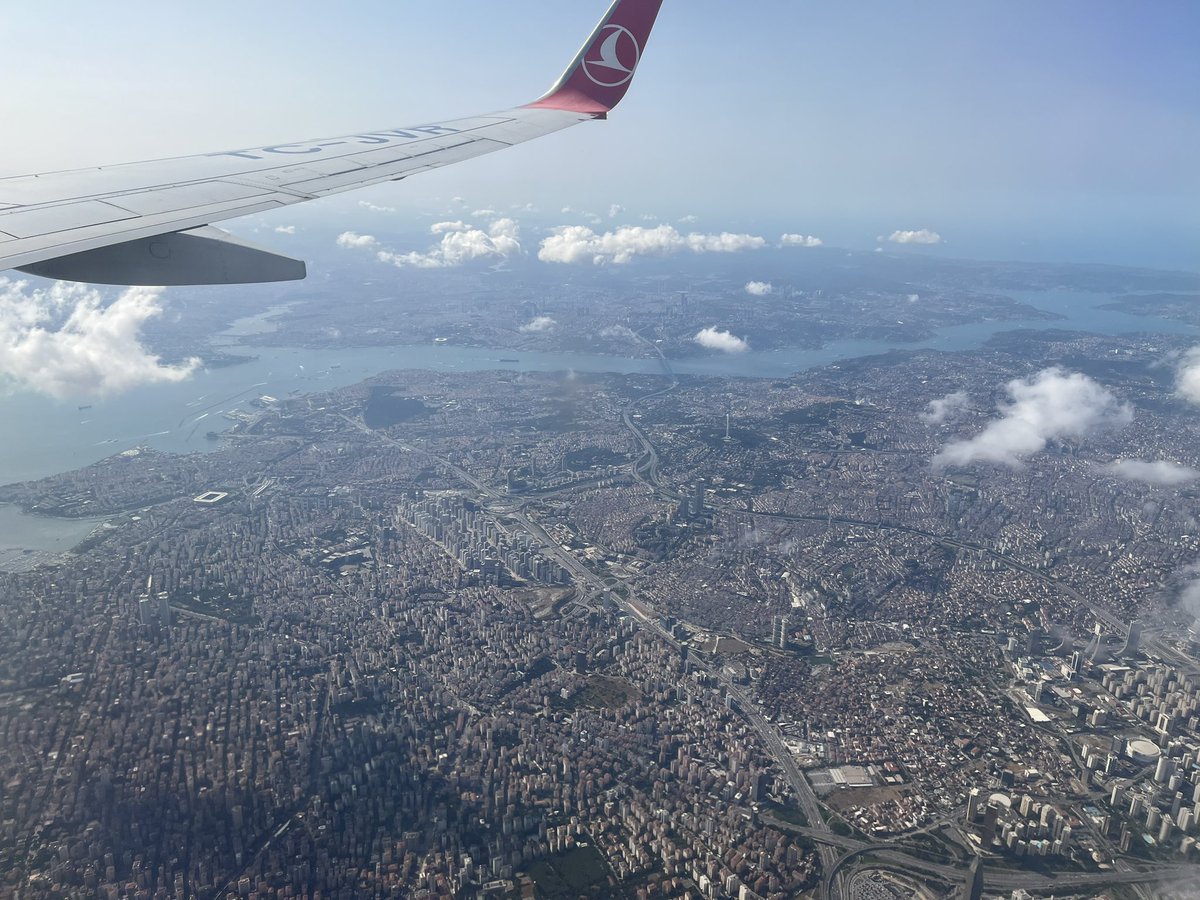 ✈️.