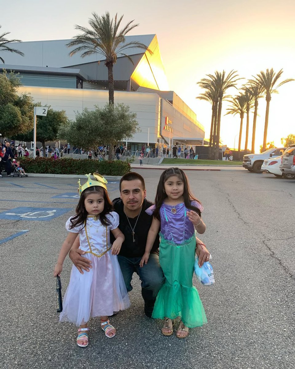 Toyota Arena (@toyotaarena) on Twitter photo Happy Father’s Day to all the amazing <a href="/ToyotaArena/">Toyota Arena</a> dads!
Your little kings and queens adore you—and we do too. Thanks for filling our seats with laughter, love, and legendary dad energy. 👑💙
📸 brittanicolee-cynmikes - 909_alan Happy Father’s Day to all the amazing <a href="/ToyotaArena/">Toyota Arena</a> dads!
Your little kings and queens adore you—and we do too. Thanks for filling our seats with laughter, love, and legendary dad energy. 👑💙
📸 brittanicolee-cynmikes - 909_alan